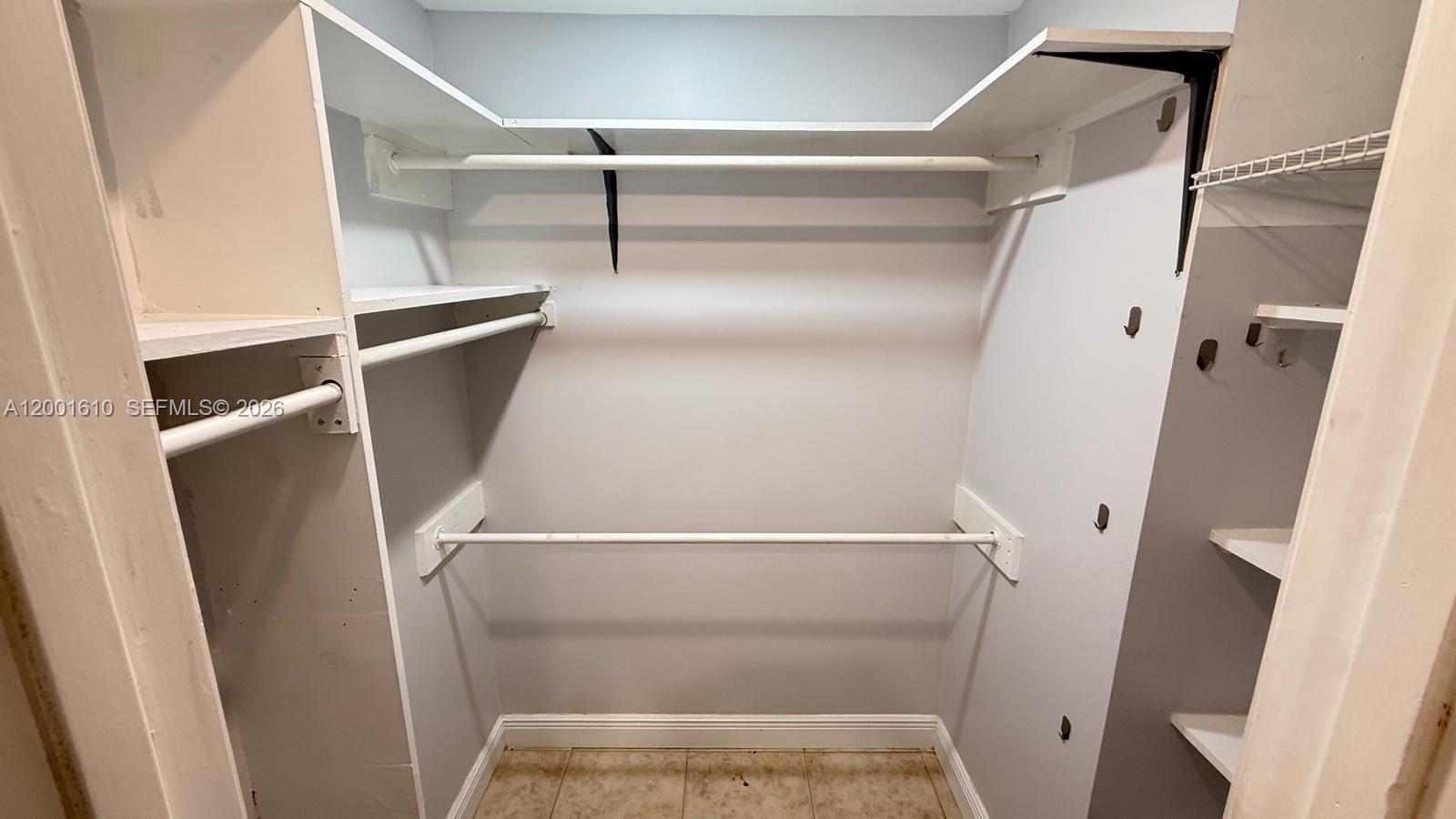 TROPICAL RANCH LAKESIDE S - Residential Lease