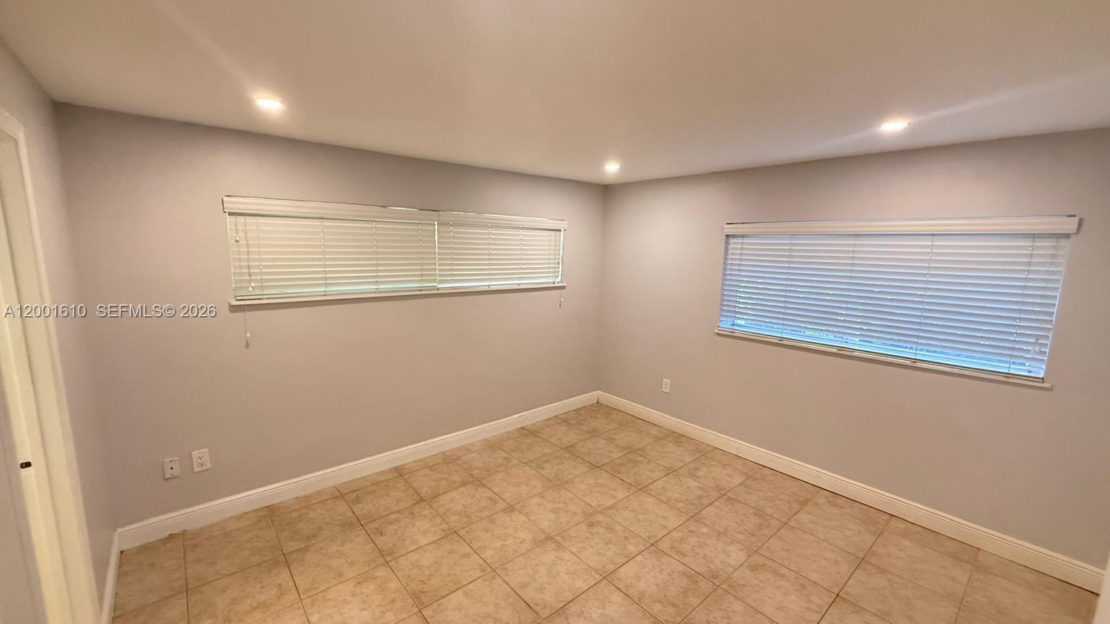 TROPICAL RANCH LAKESIDE S - Residential Lease