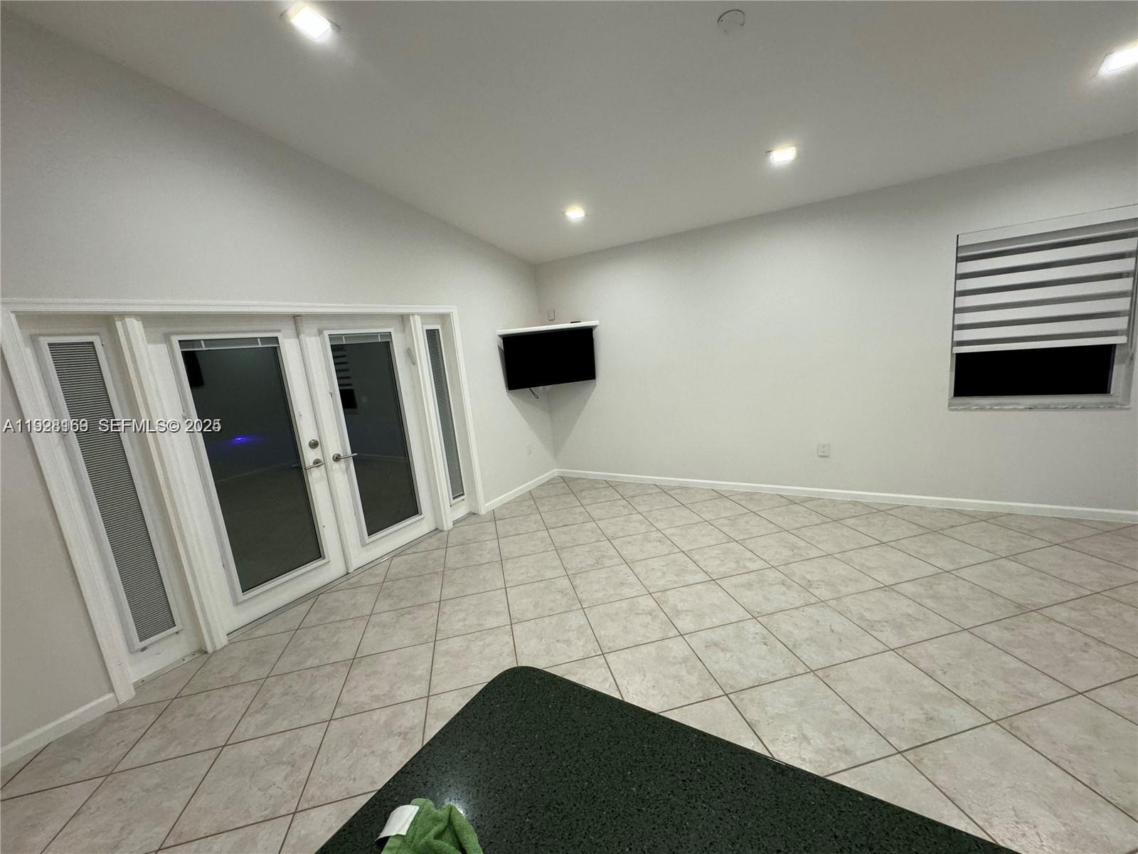 ENCLAVE BY TRANSEASTERN I - Residential Lease