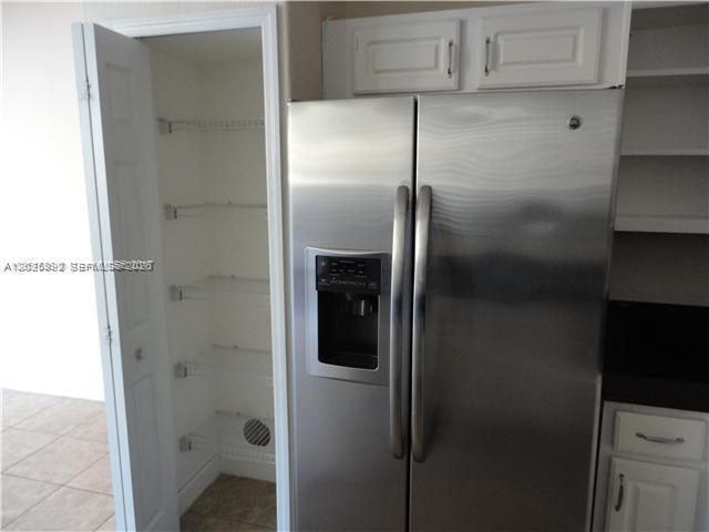 ISLANDS AT DORAL NORTHWES - Residential