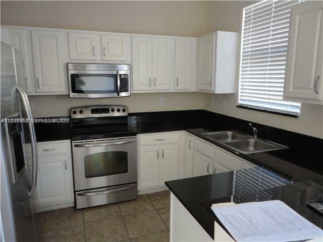 ISLANDS AT DORAL NORTHWES - Residential