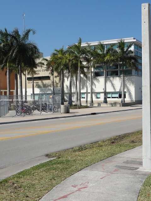 ISLANDS AT DORAL NORTHWES - Residential
