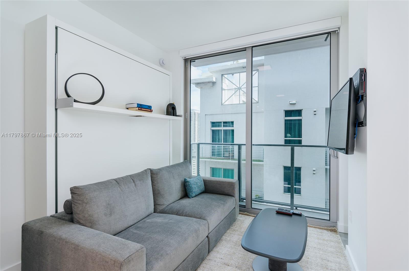 227 NE 2nd St 2508