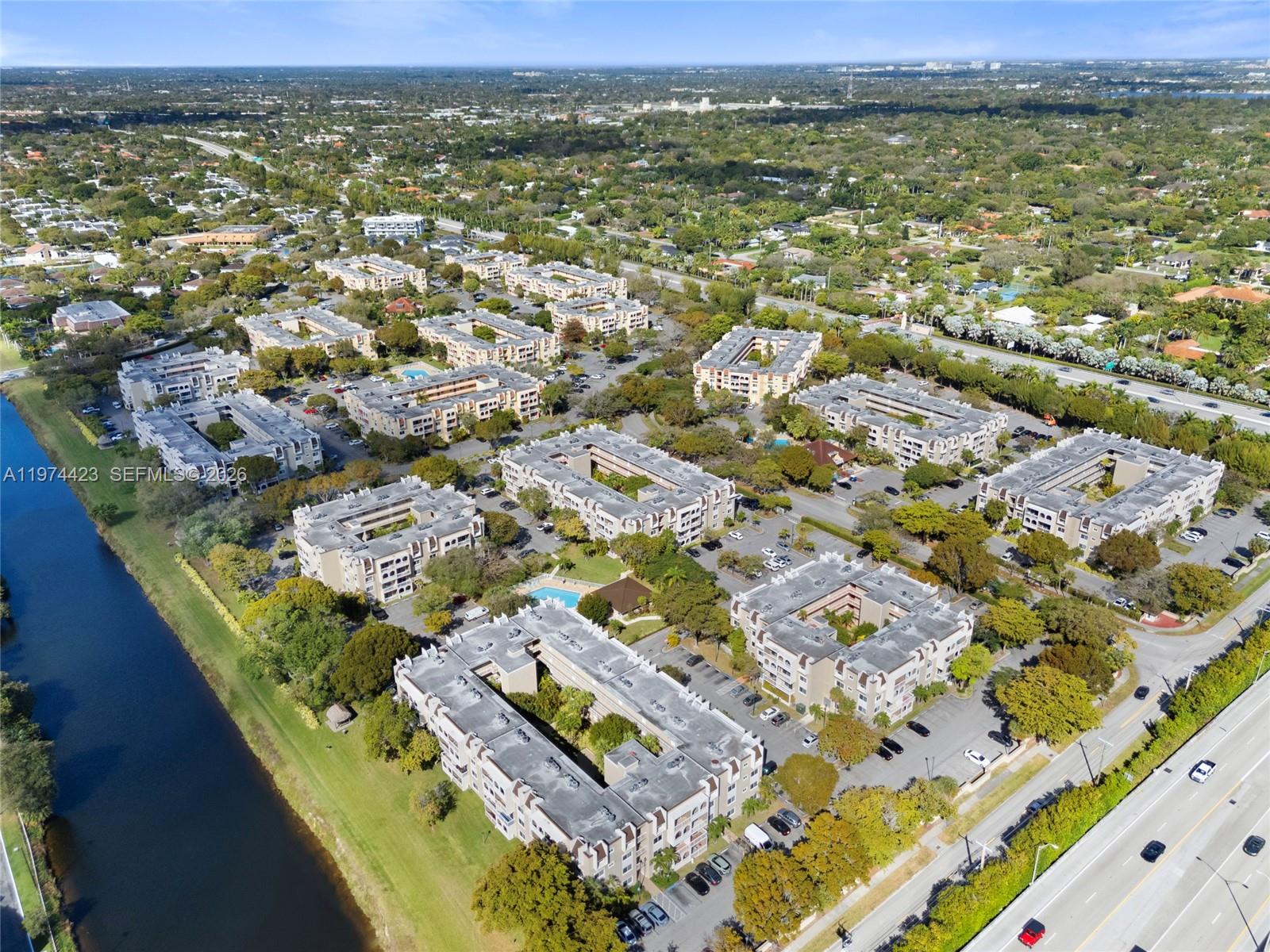 VILLAGE OF KINGS CREEK CO - Residential Lease