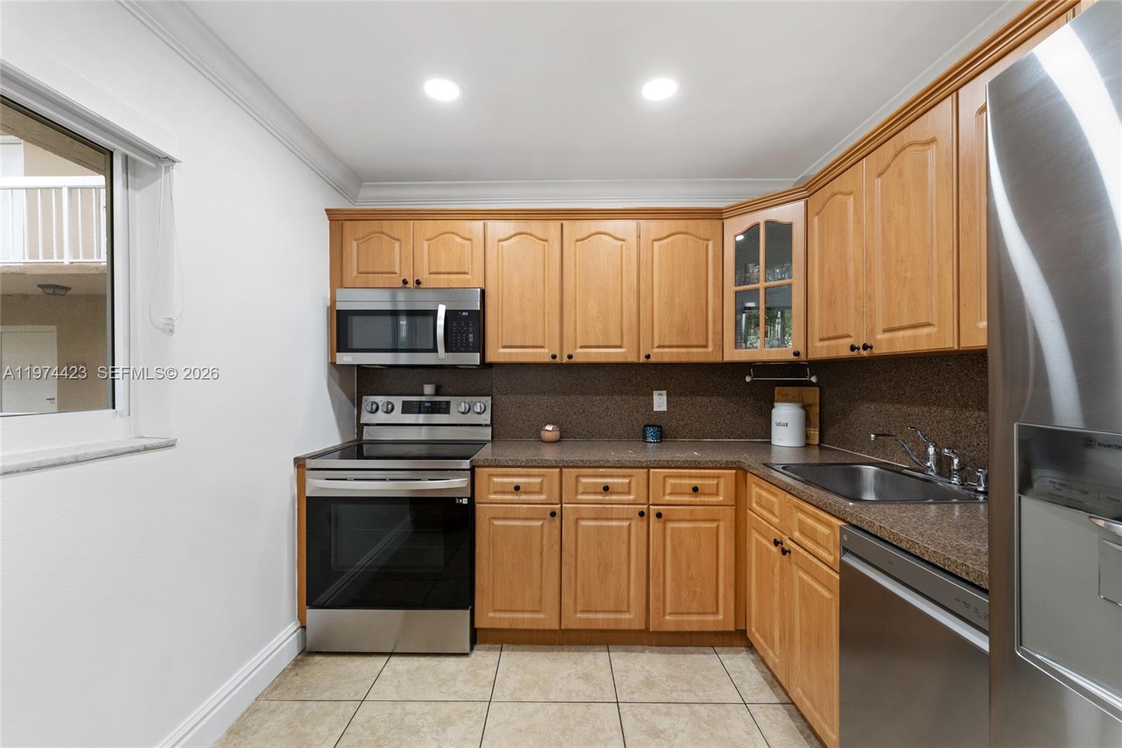 VILLAGE OF KINGS CREEK CO - Residential Lease