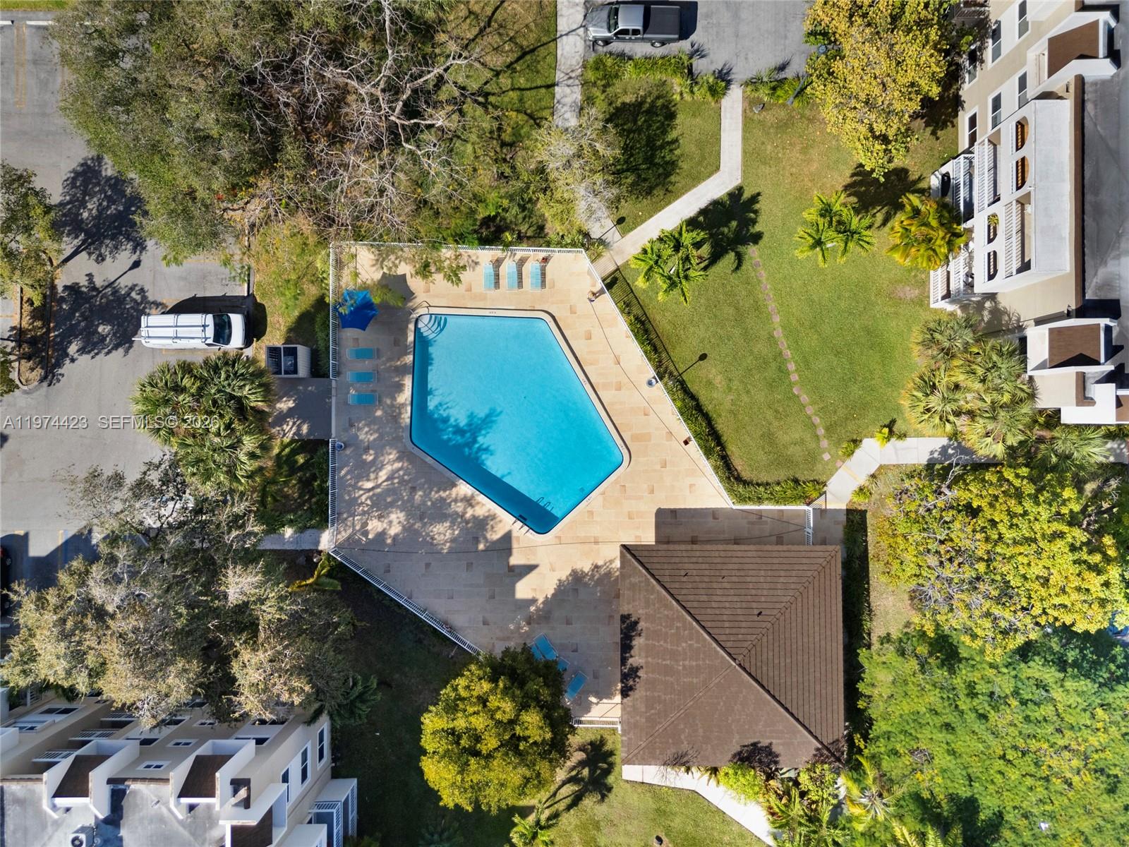 VILLAGE OF KINGS CREEK CO - Residential Lease