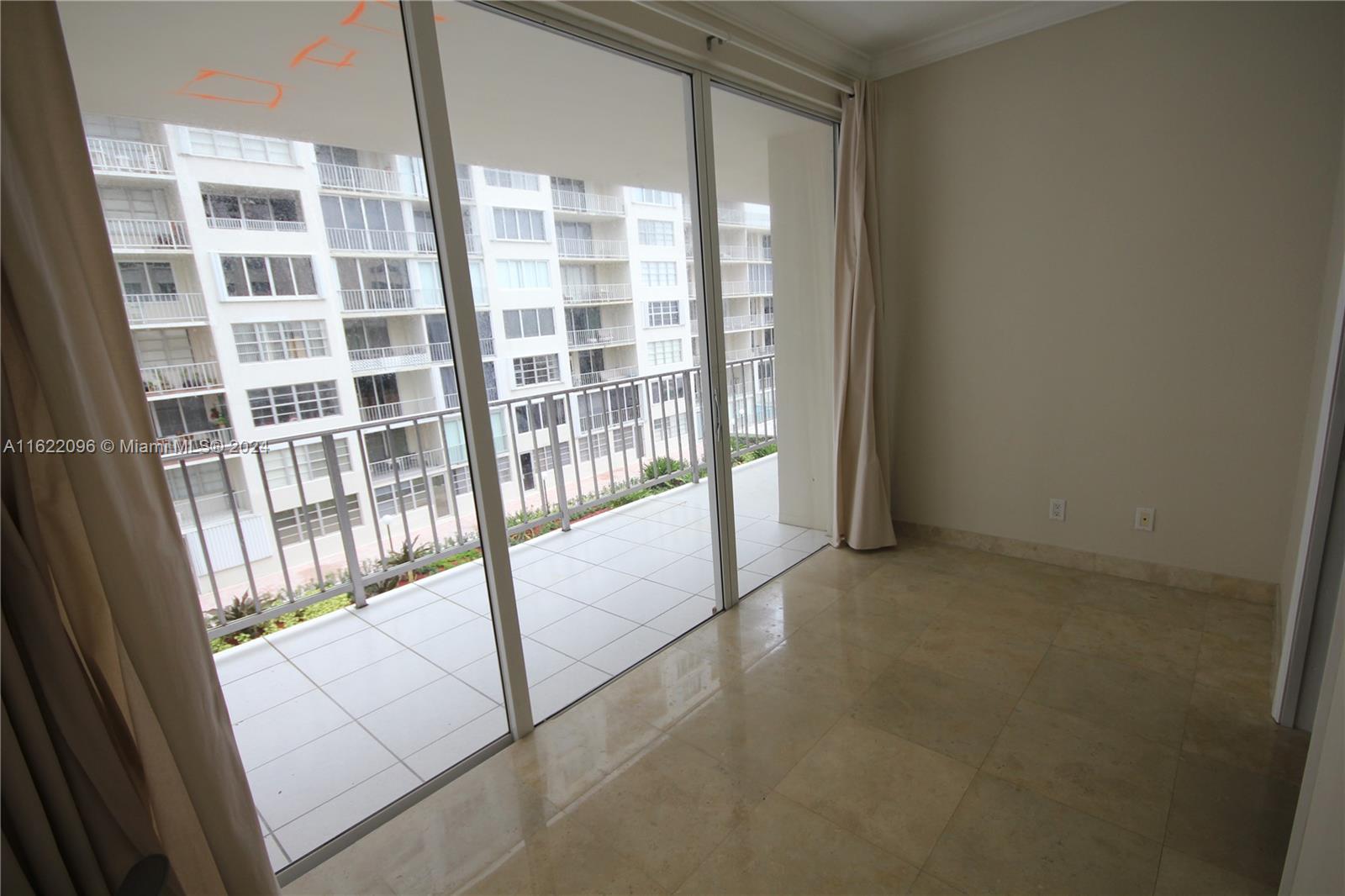 THE CARRIAGE HOUSE CONDO - Residential