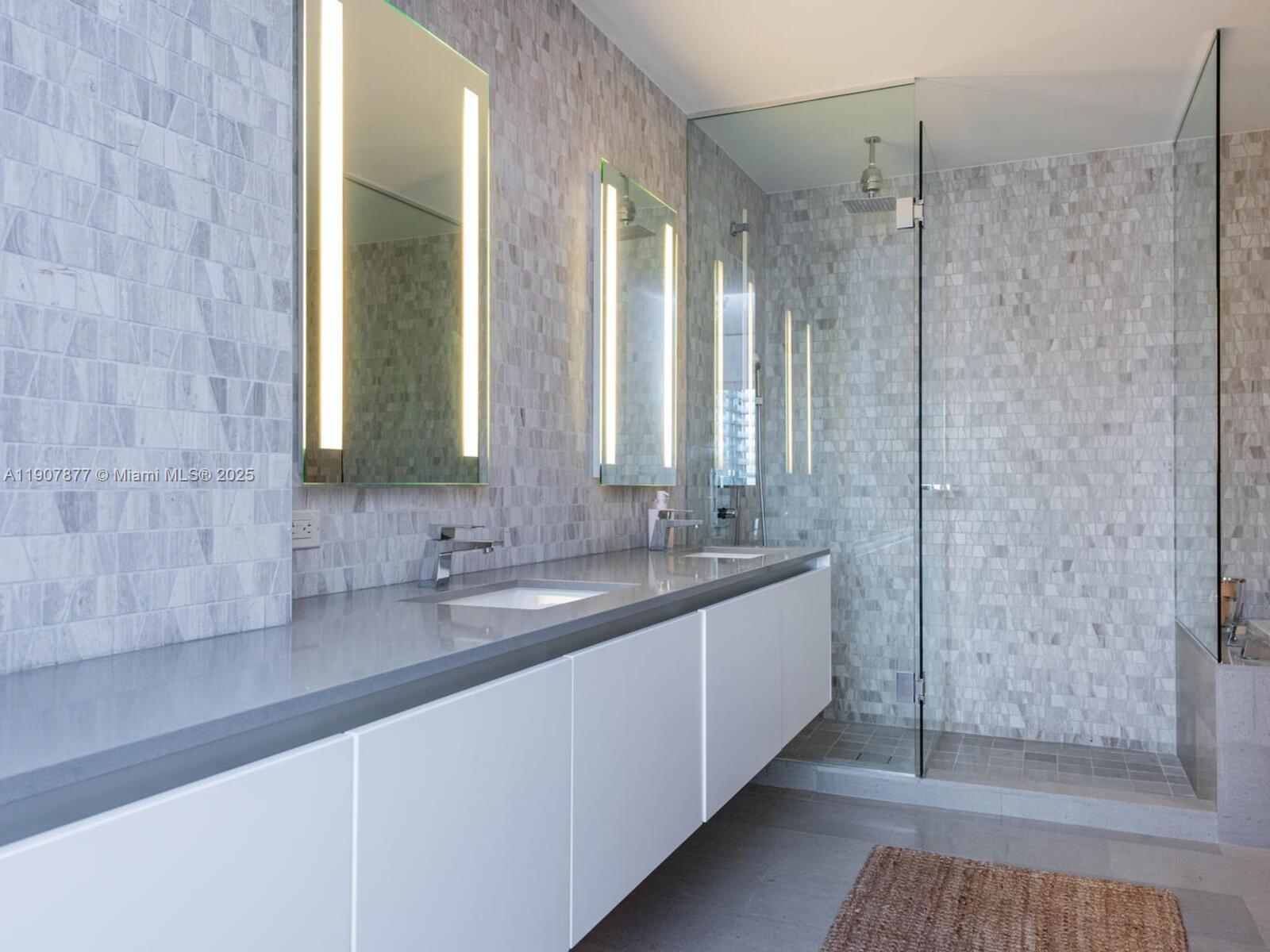 REACH CONDO - Residential