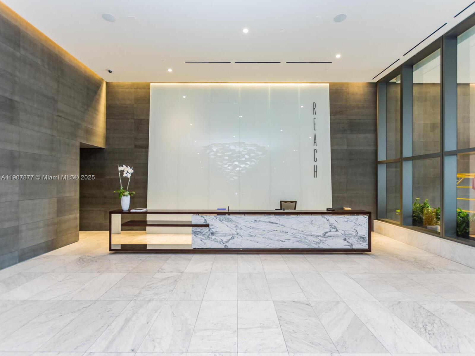 REACH CONDO - Residential