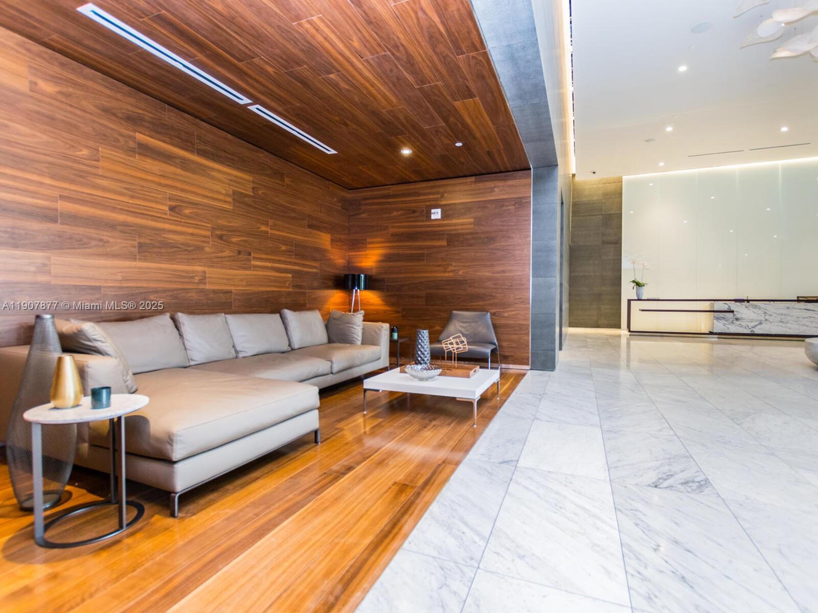 REACH CONDO - Residential