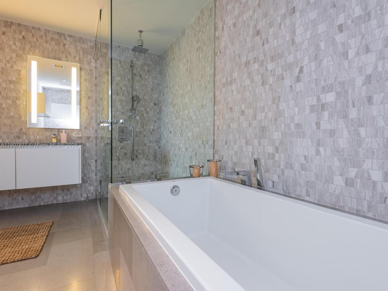 REACH CONDO - Residential