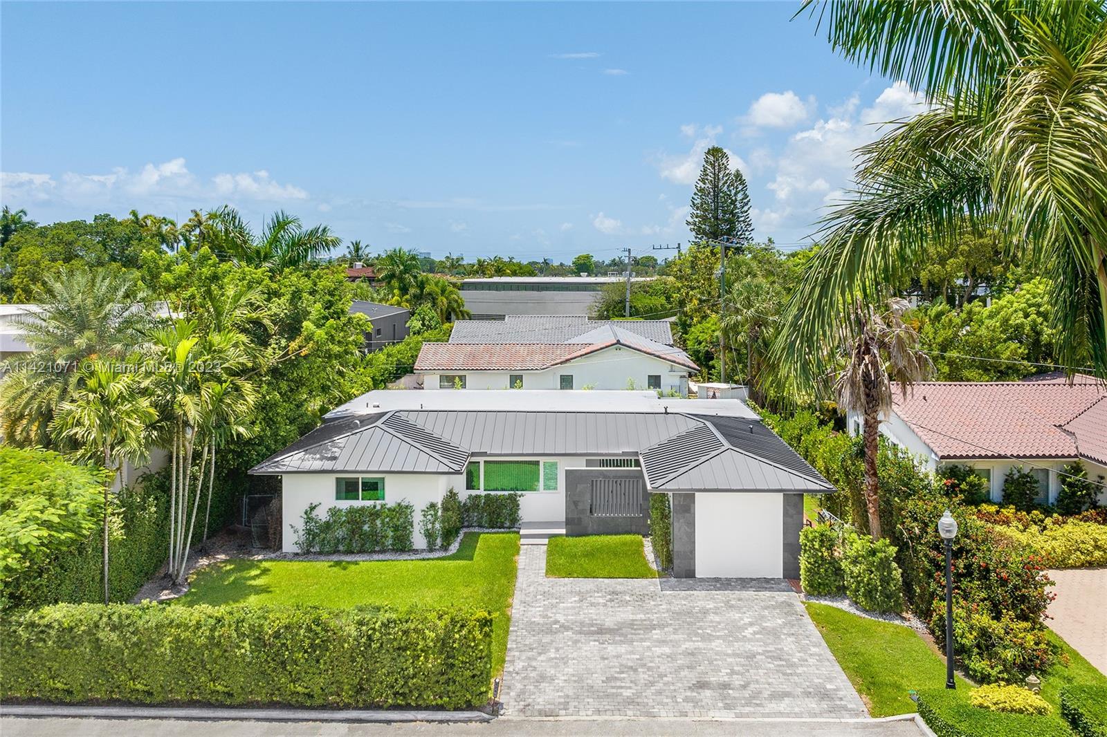 BAY HARBOR ISLAND - Residential