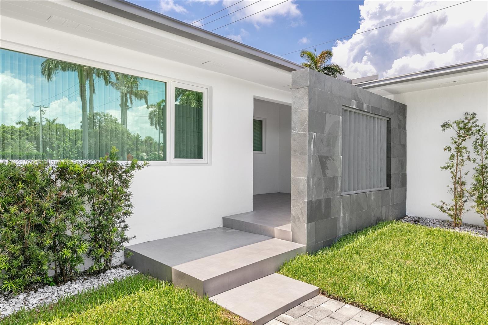 BAY HARBOR ISLAND - Residential