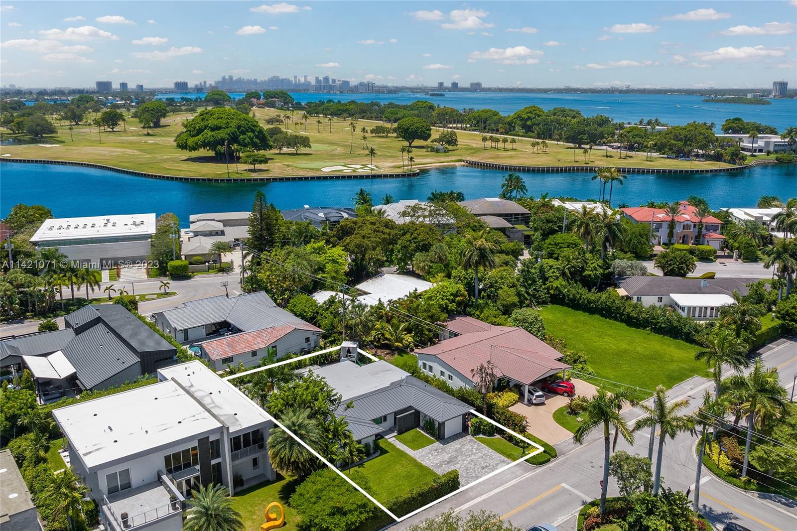 BAY HARBOR ISLAND - Residential