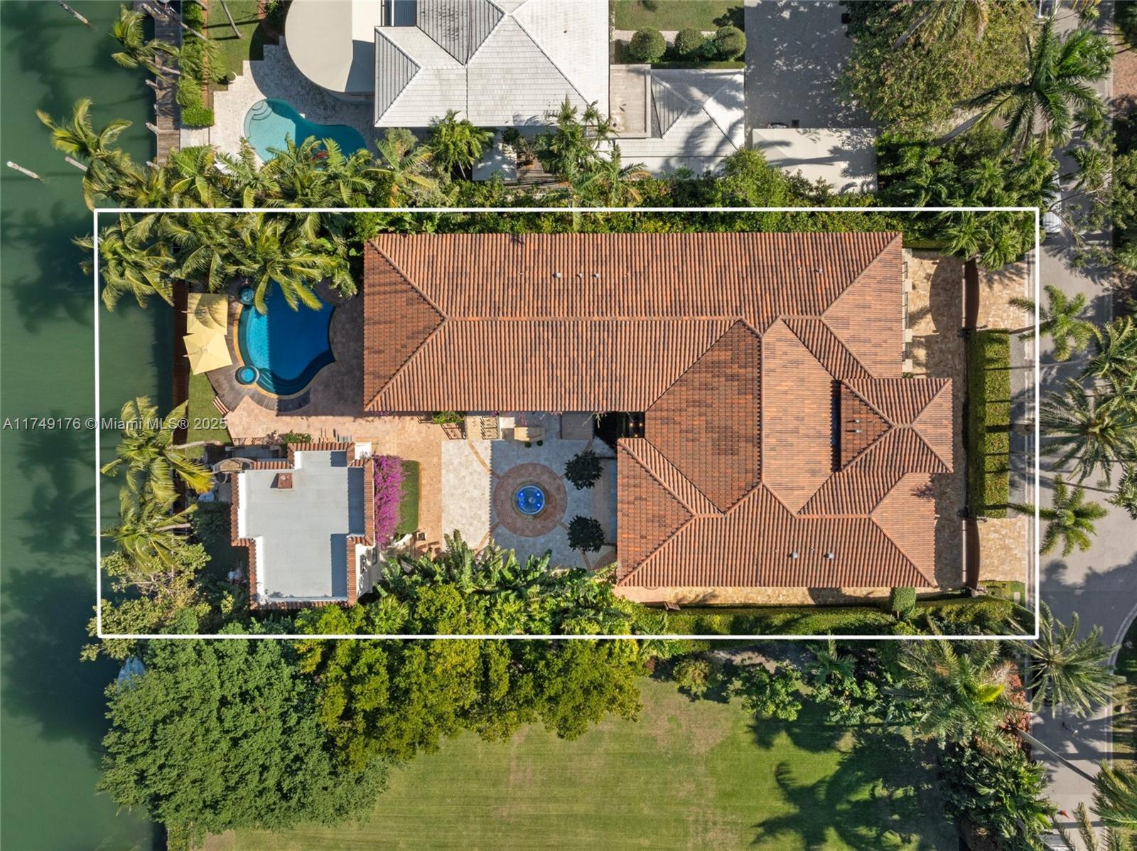 SUNSET ISLANDS - ISLAND N - Residential