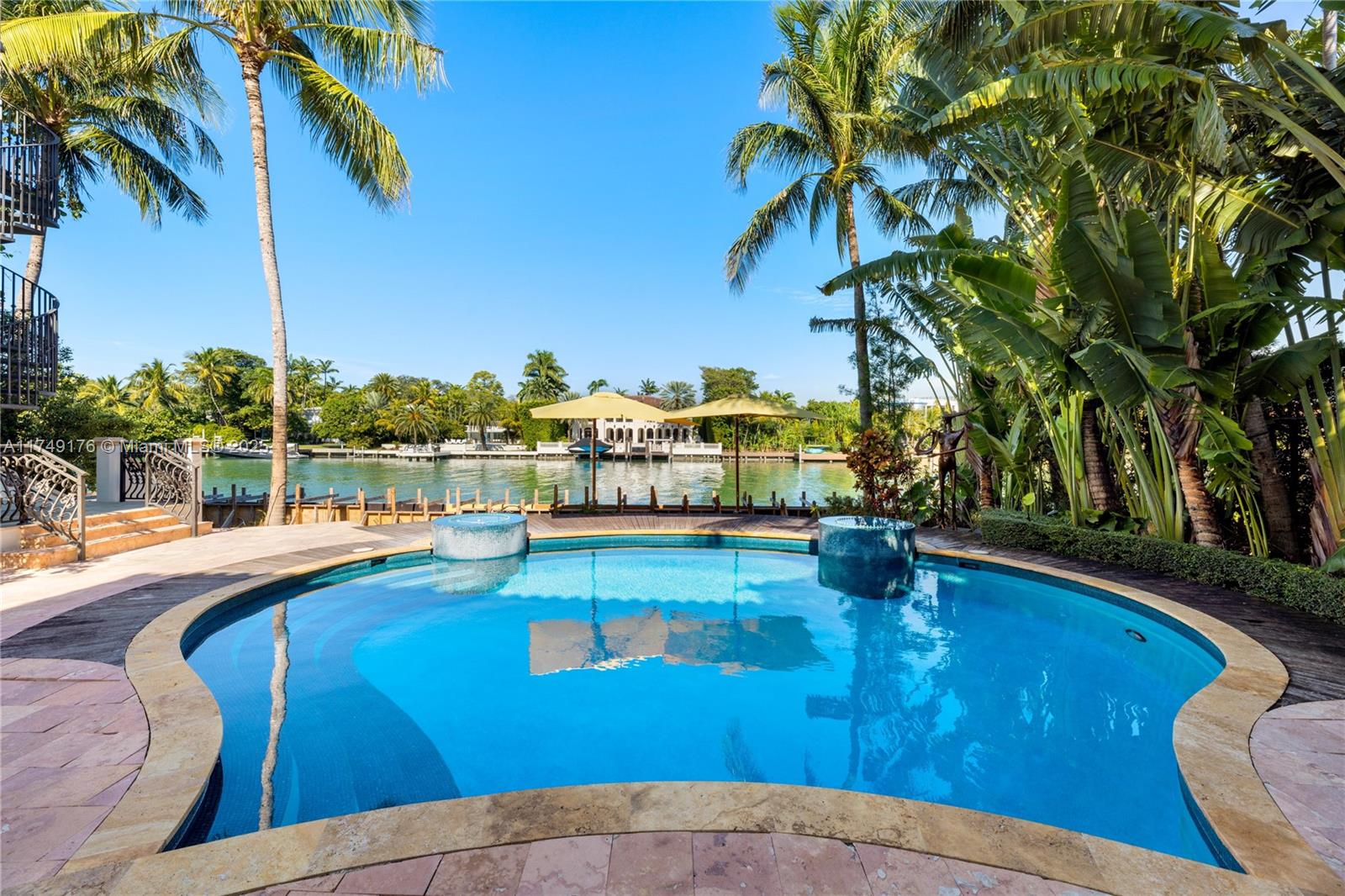 SUNSET ISLANDS - ISLAND N - Residential