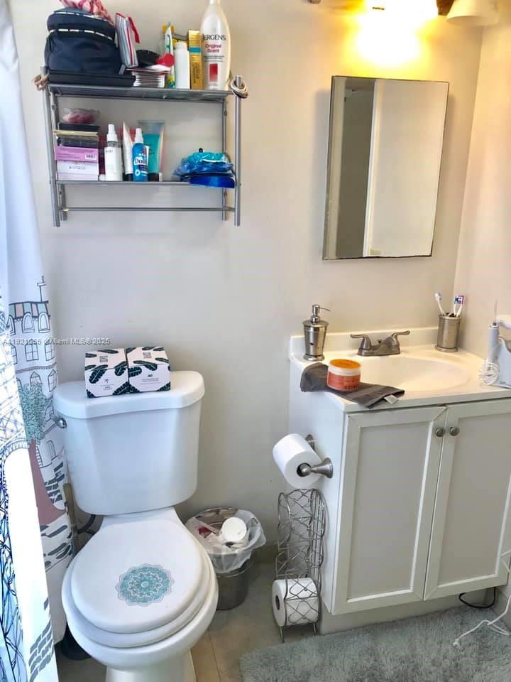 HOLLYWOOD LITTLE RANCHES - Residential Lease