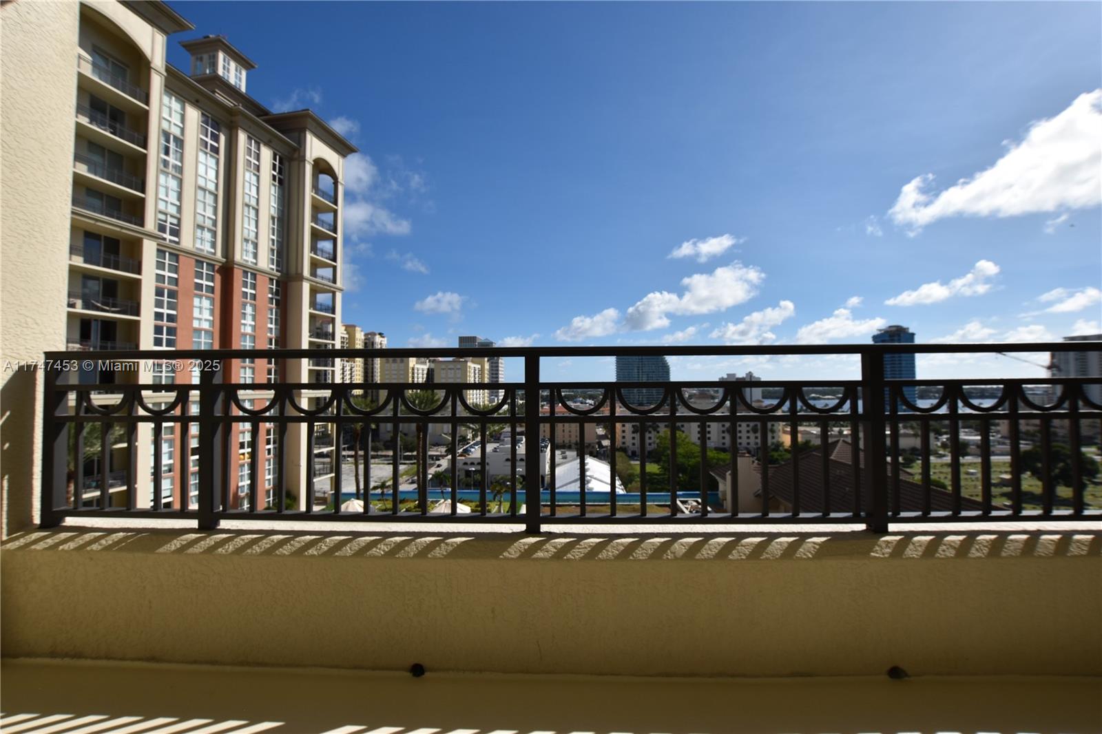 CITYPLACE SOUTH TOWER CON - Residential