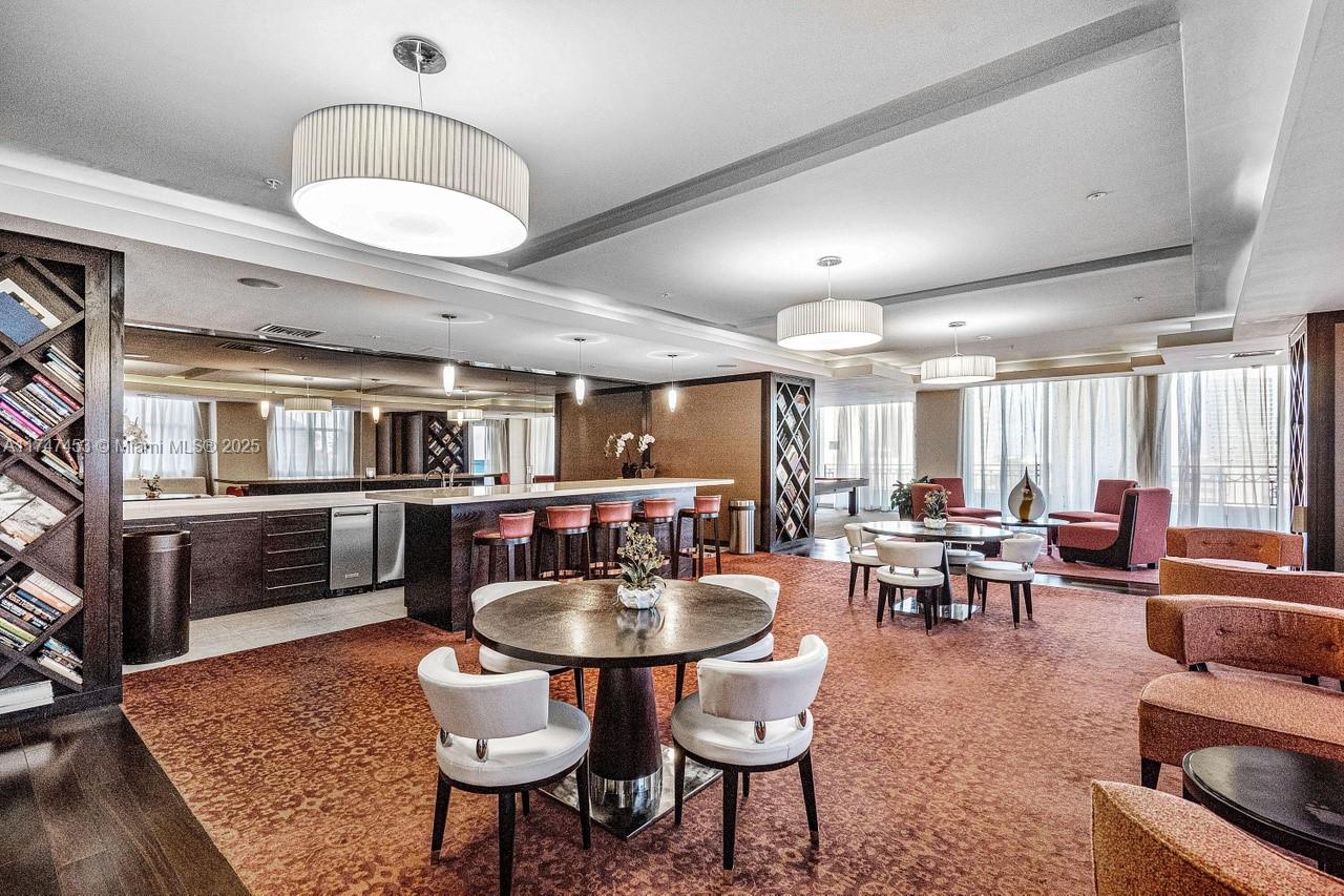 CITYPLACE SOUTH TOWER CON - Residential