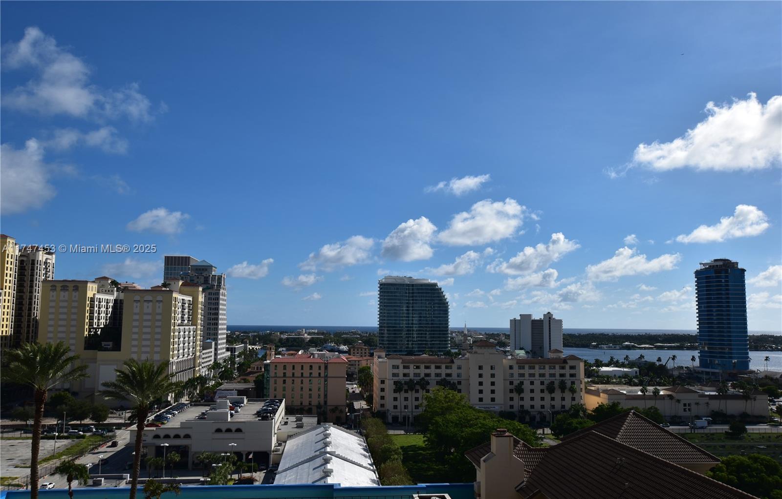 CITYPLACE SOUTH TOWER CON - Residential