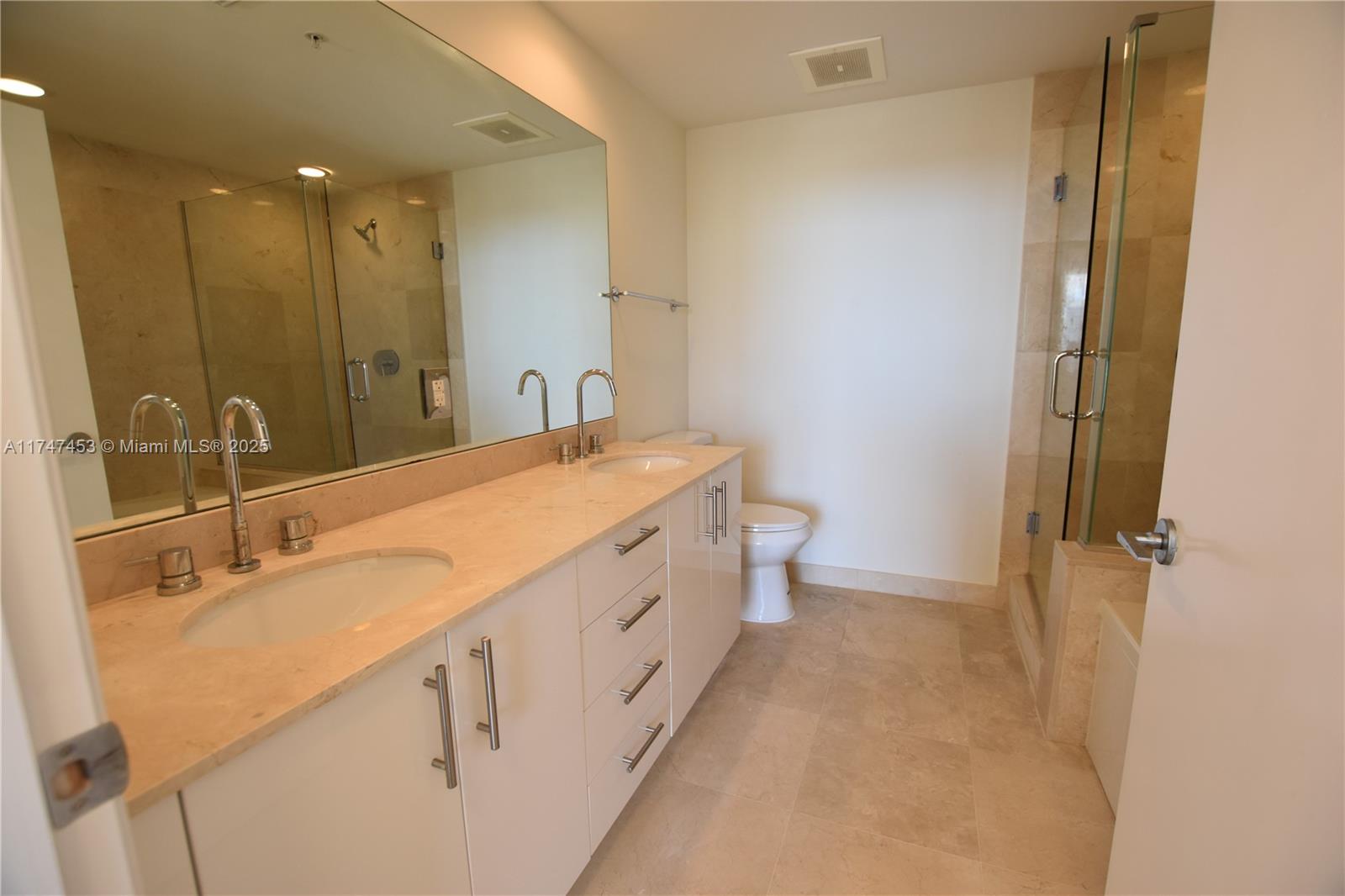 CITYPLACE SOUTH TOWER CON - Residential