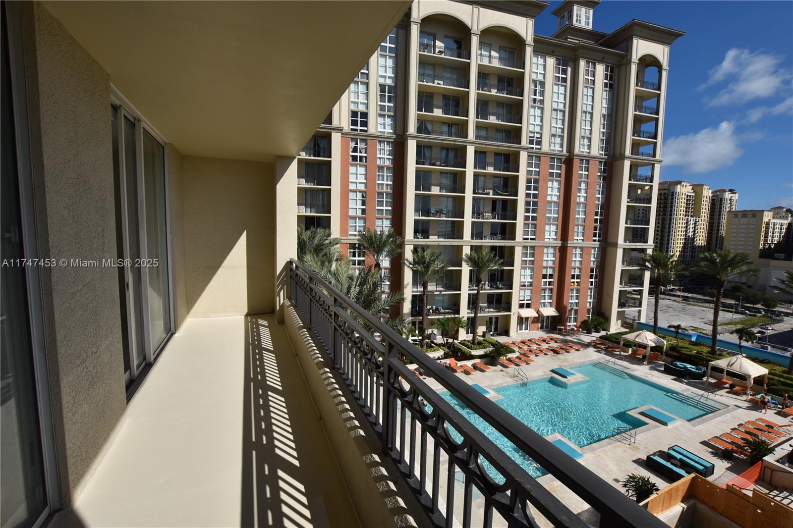 CITYPLACE SOUTH TOWER CON - Residential