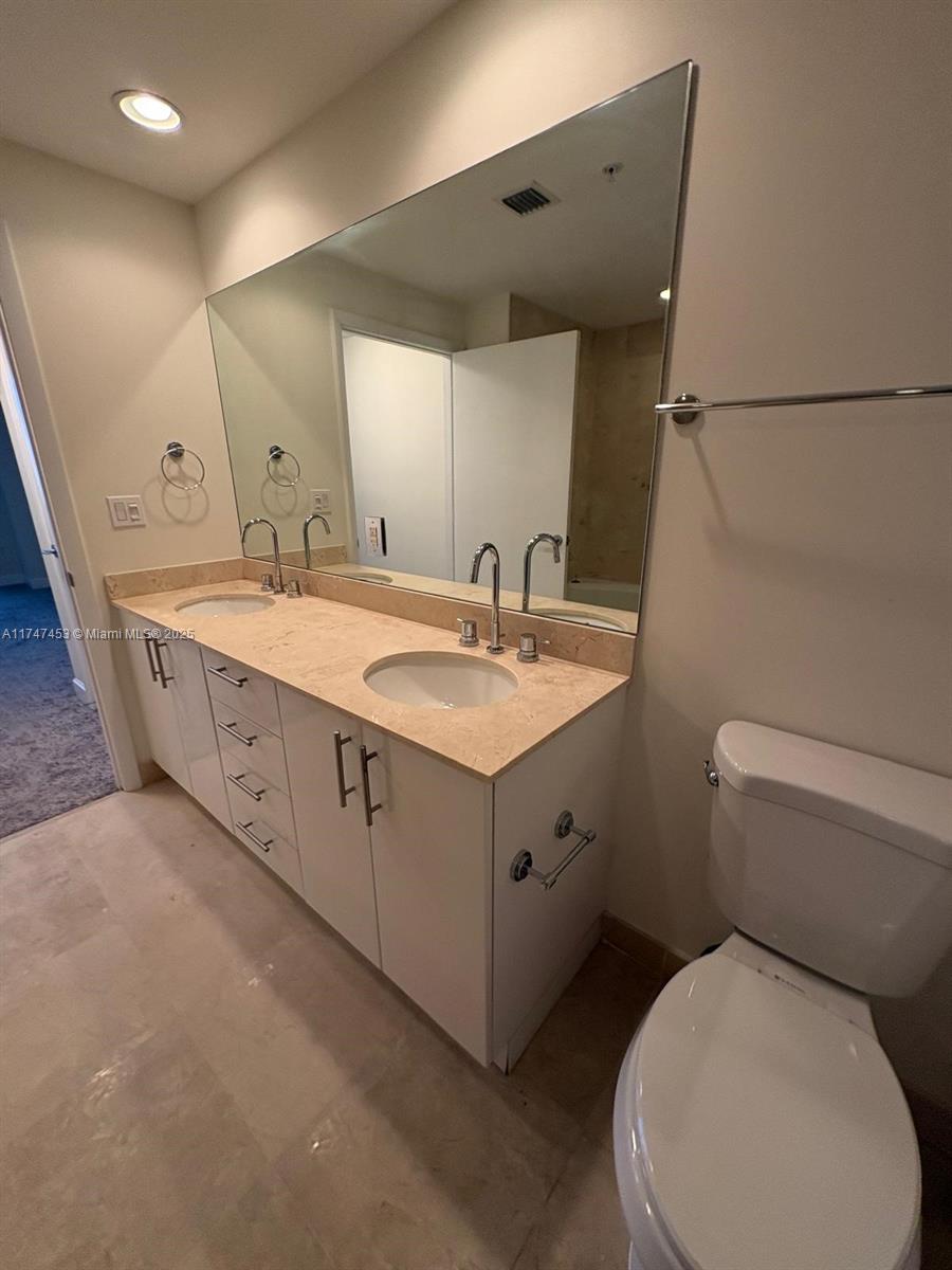CITYPLACE SOUTH TOWER CON - Residential