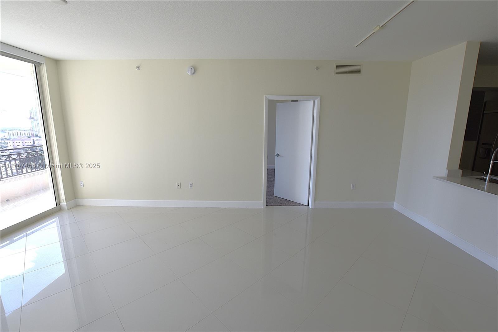 CITYPLACE SOUTH TOWER CON - Residential