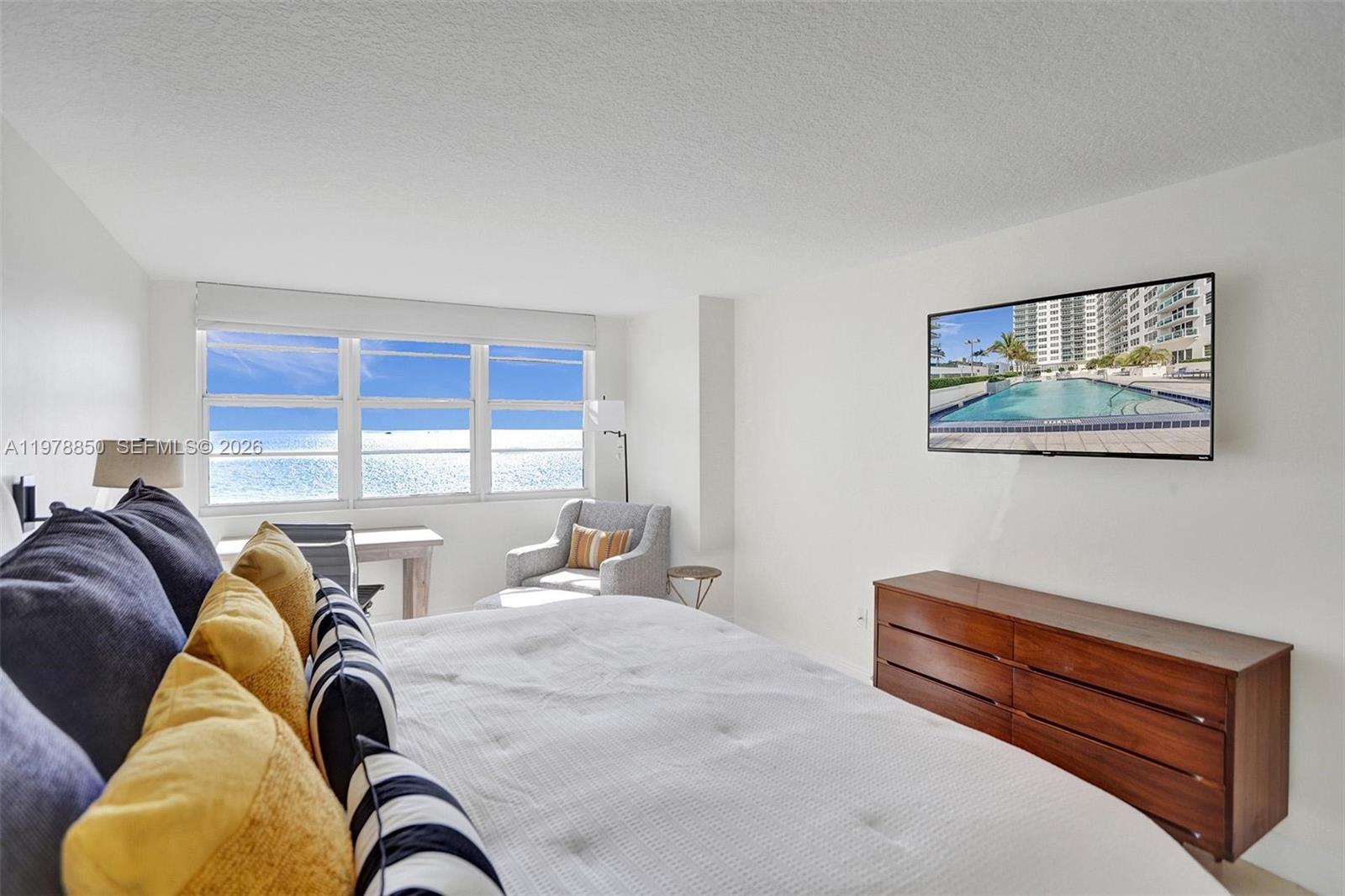THE COLLINS CONDO - Residential Lease