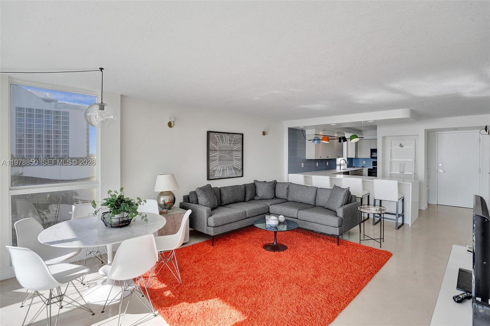 6917 Collins Ave 915