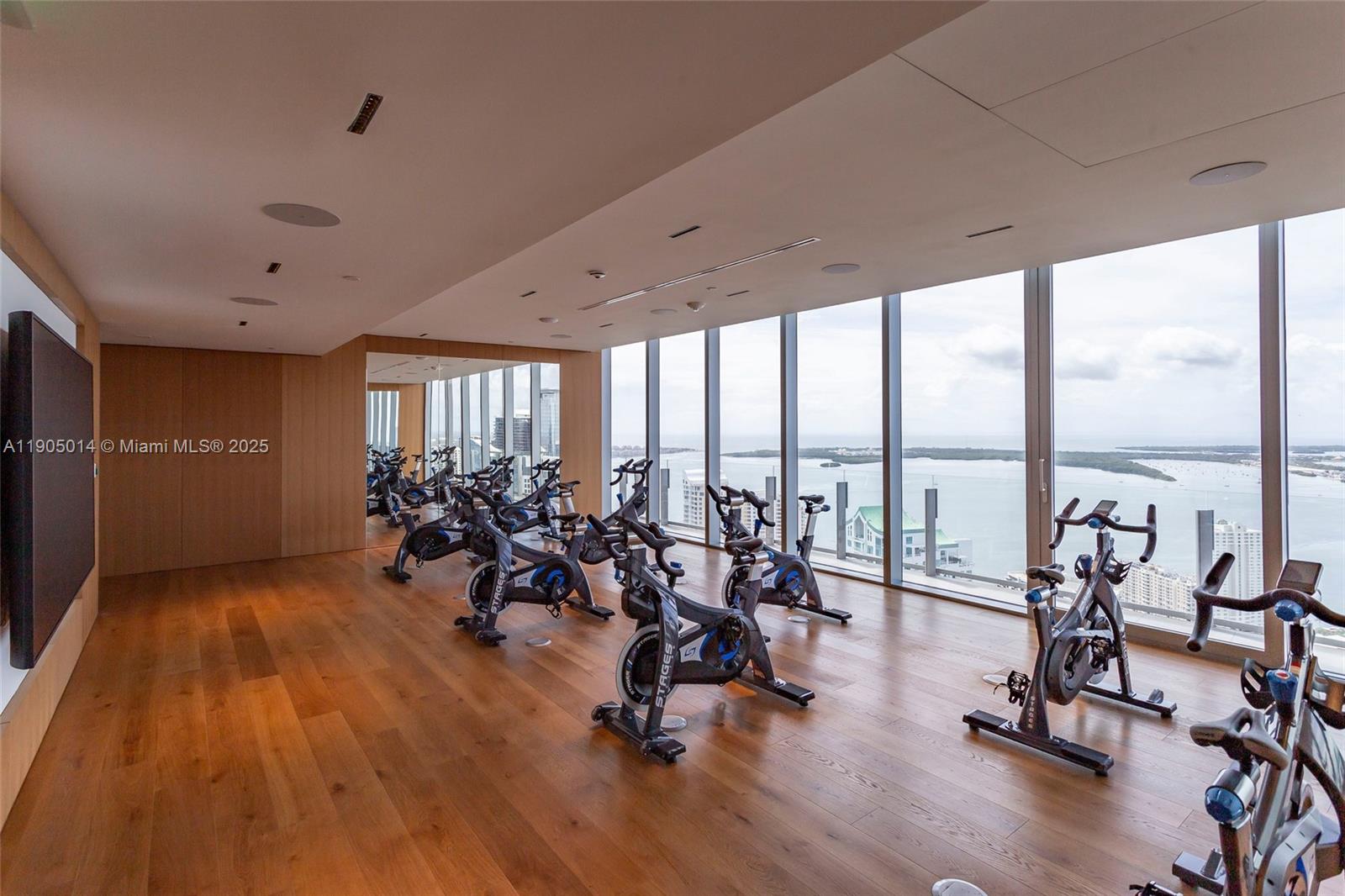 DUPONT PLAZA - Residential Lease