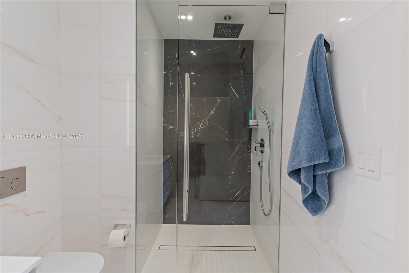 DUPONT PLAZA - Residential Lease