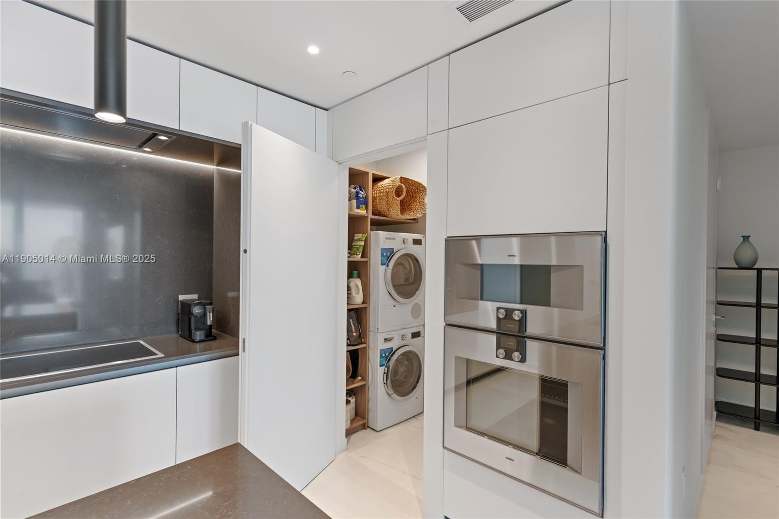 DUPONT PLAZA - Residential Lease