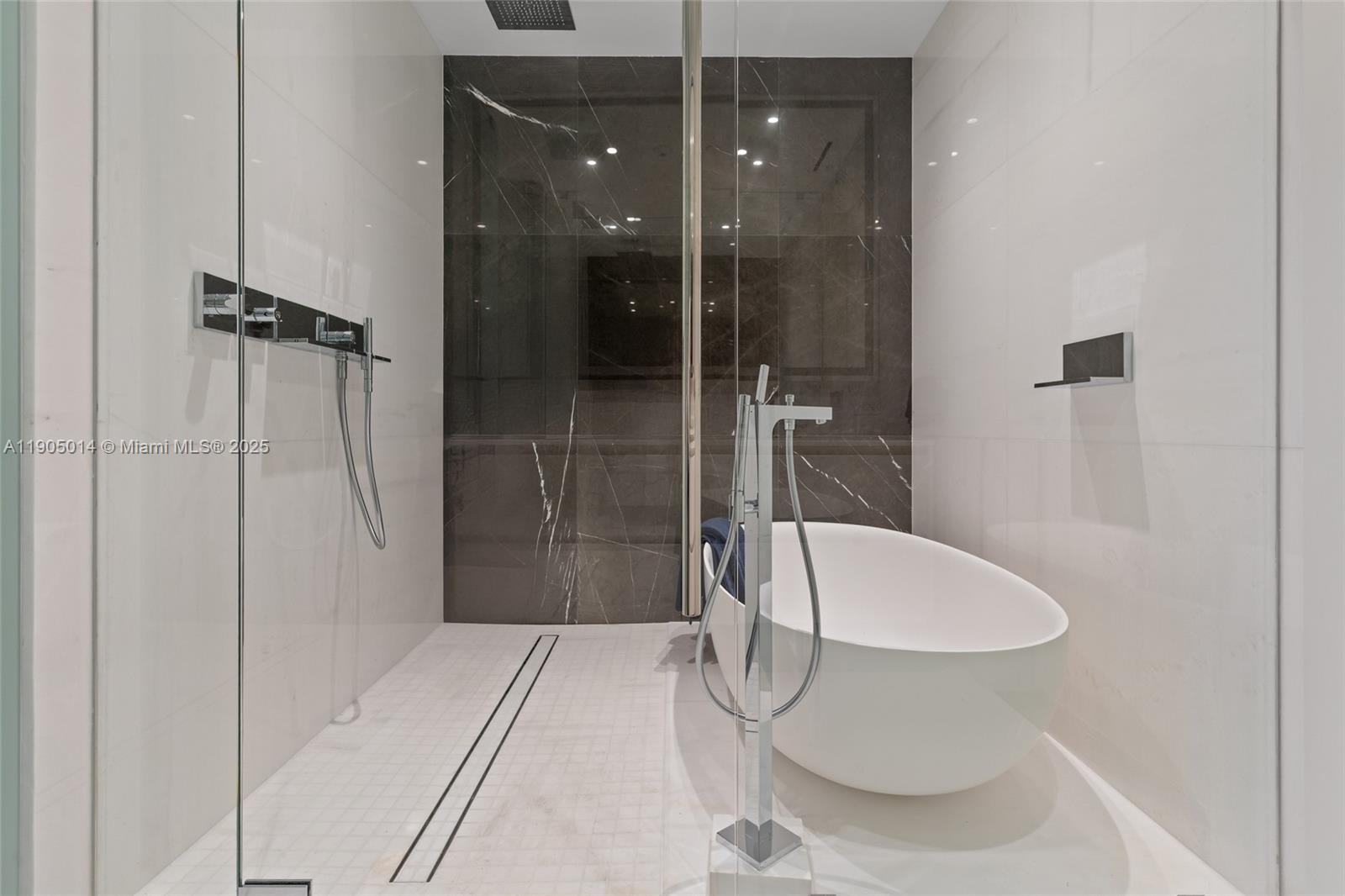 DUPONT PLAZA - Residential Lease