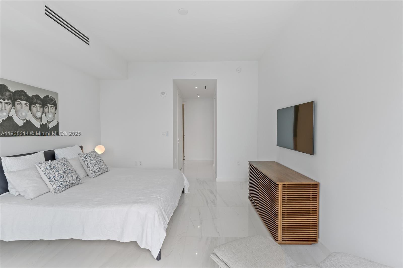 DUPONT PLAZA - Residential Lease