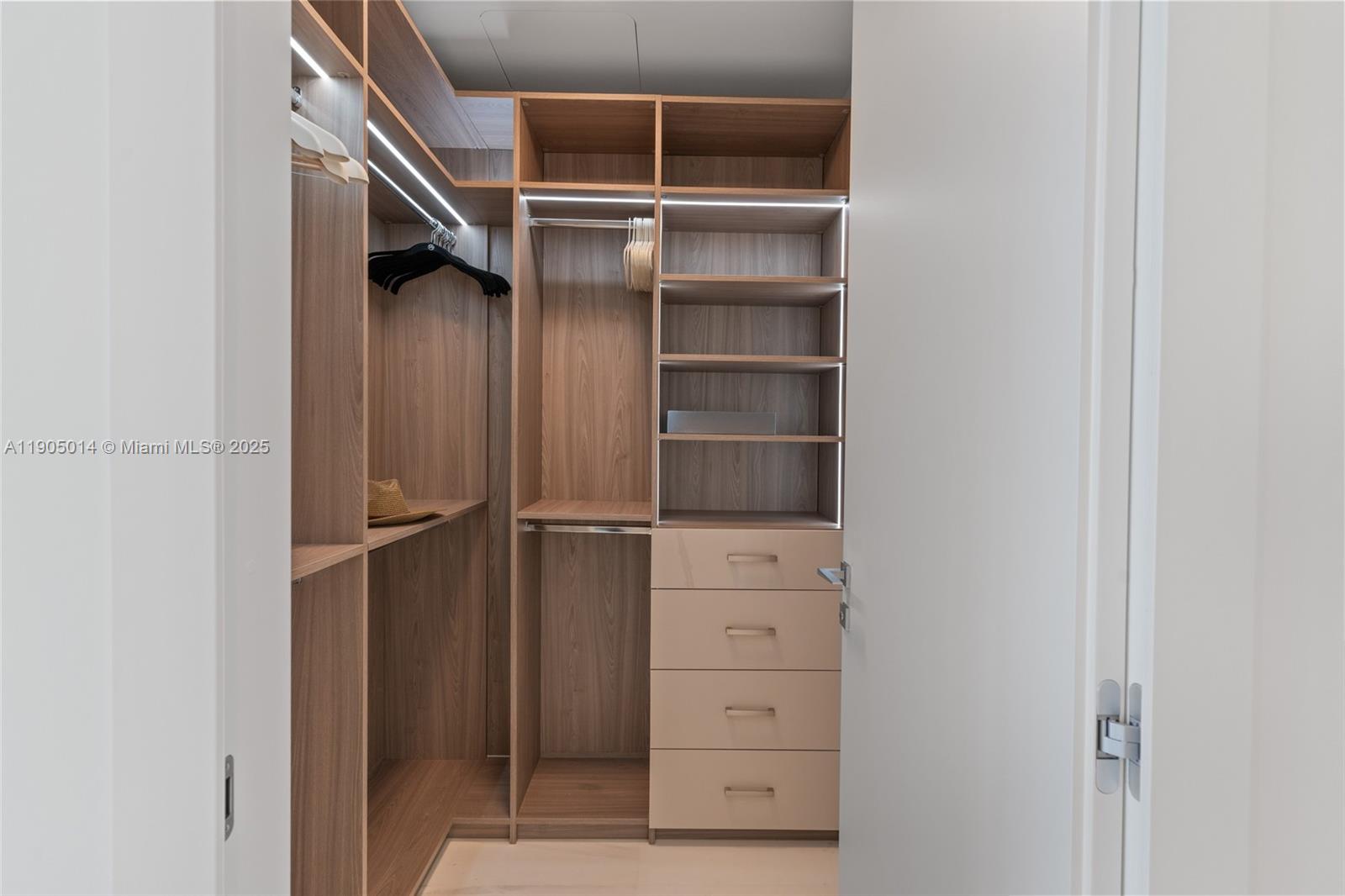 DUPONT PLAZA - Residential Lease