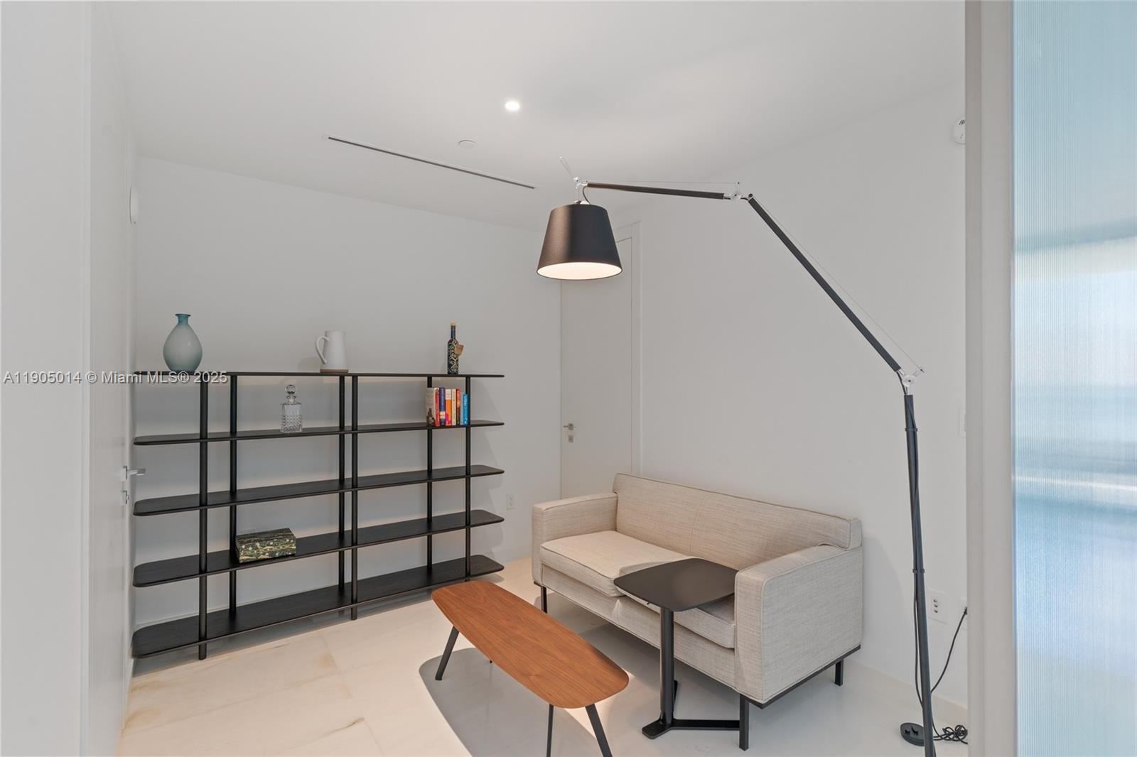 DUPONT PLAZA - Residential Lease