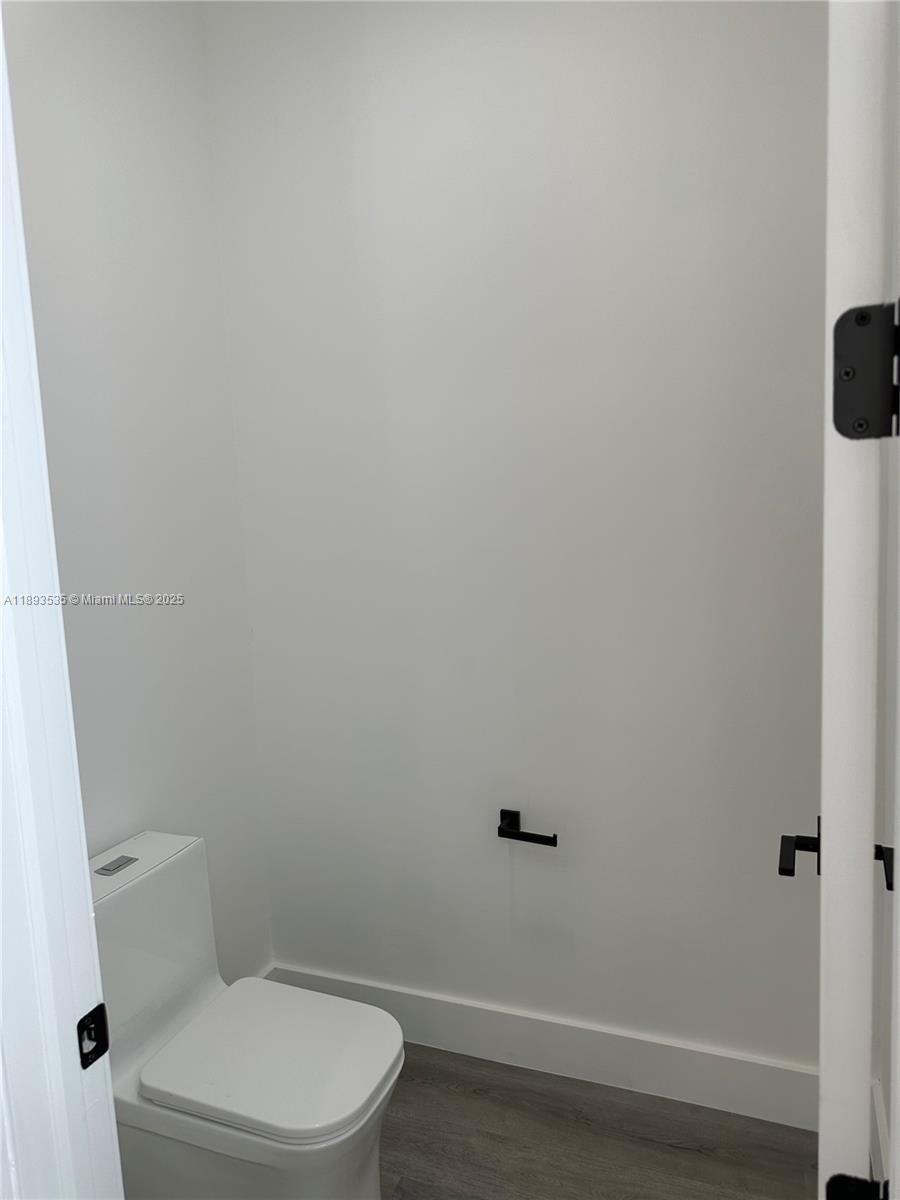 CANAL GROVES - Residential Lease