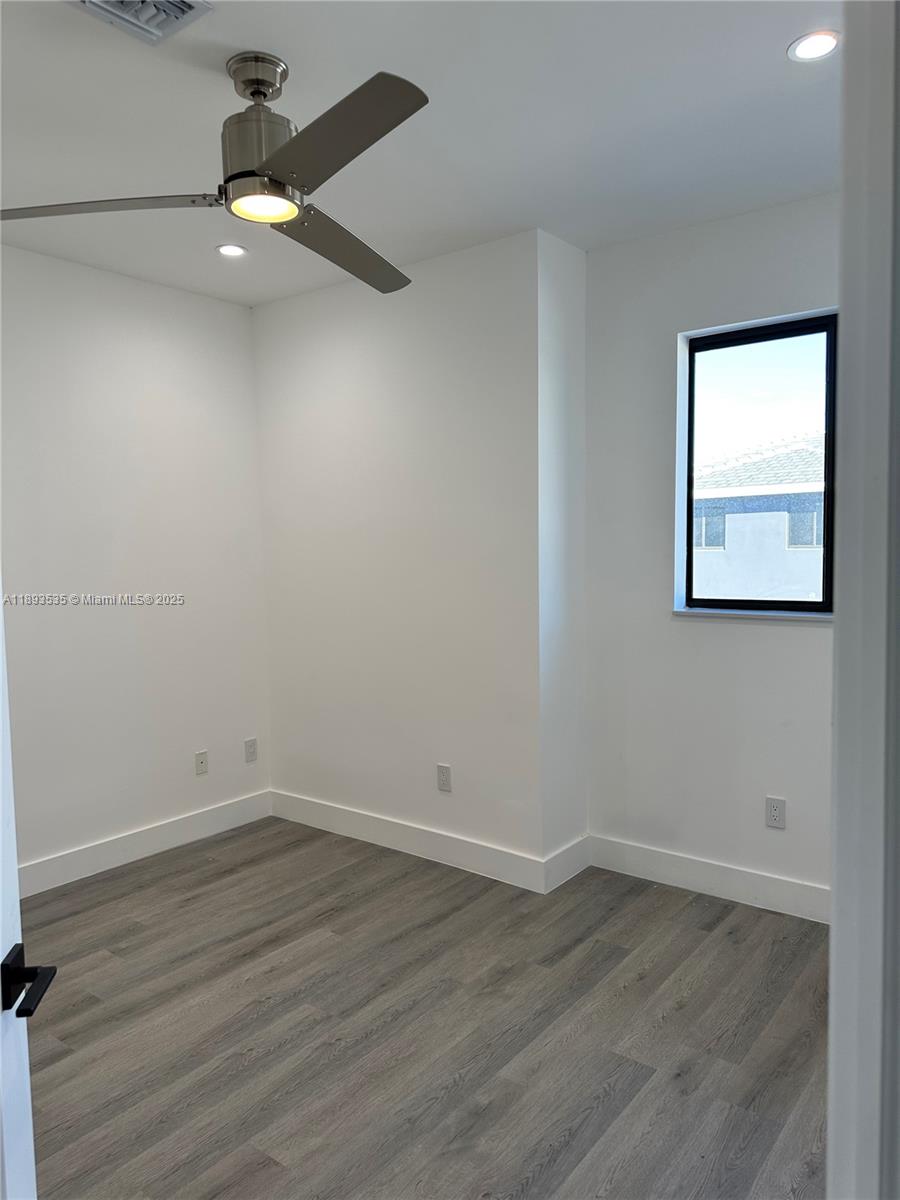 CANAL GROVES - Residential Lease