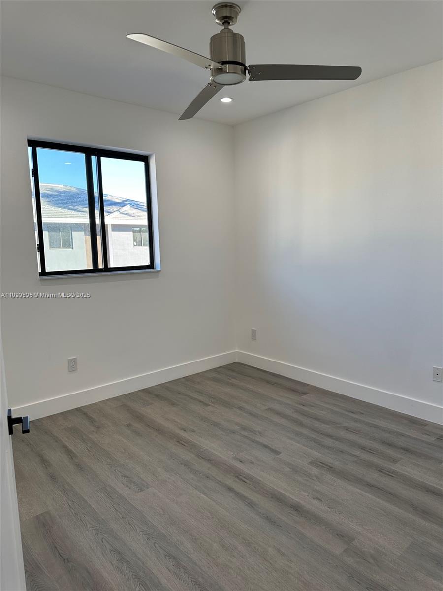 CANAL GROVES - Residential Lease