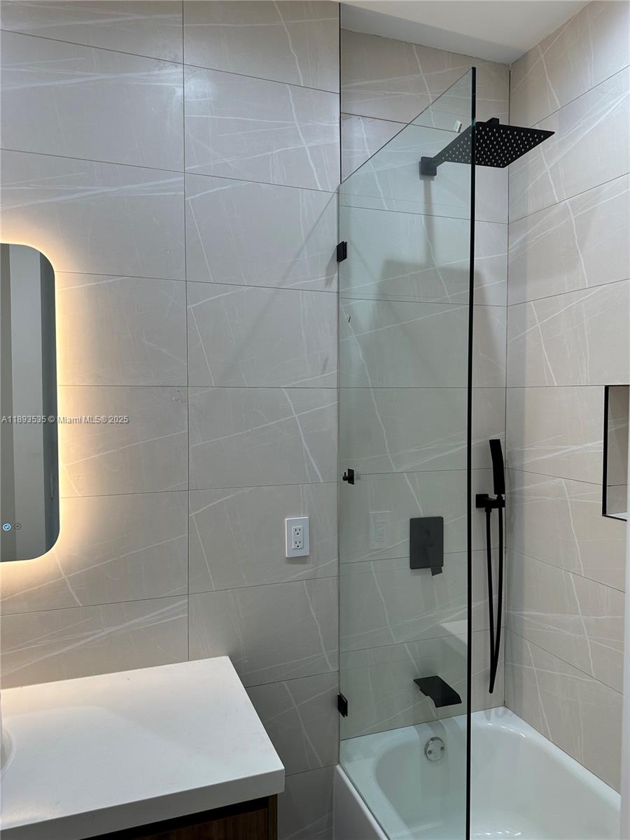 CANAL GROVES - Residential Lease