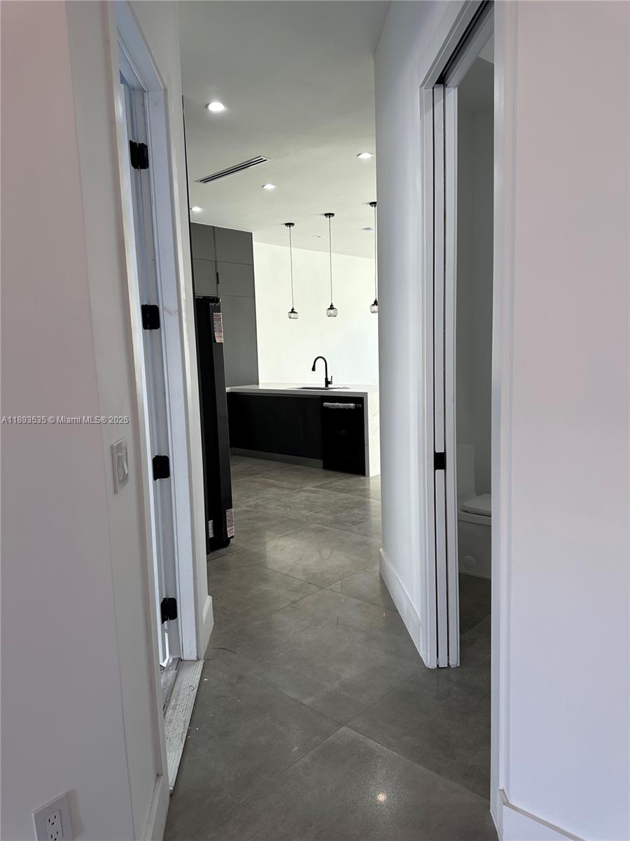 CANAL GROVES - Residential Lease