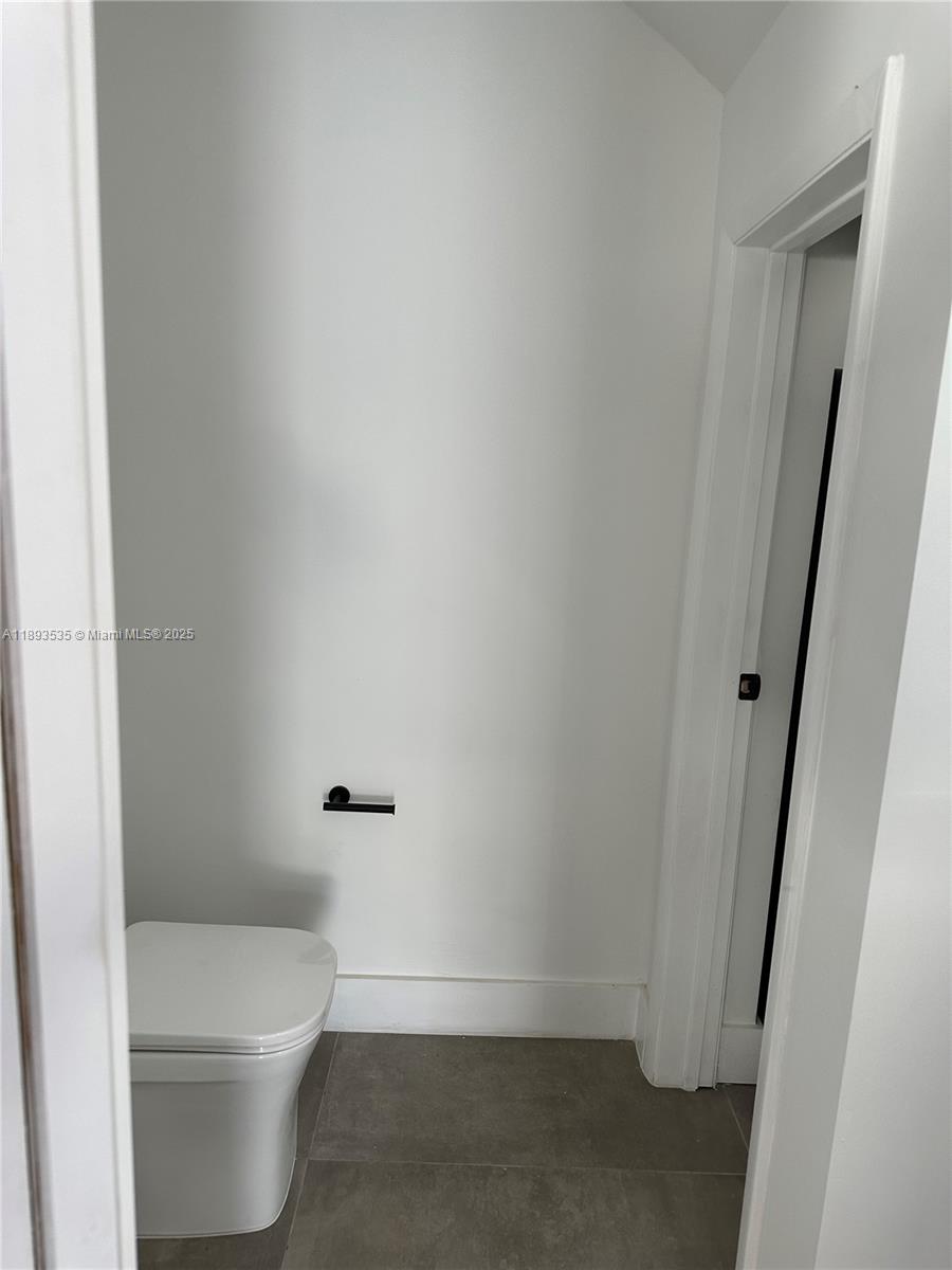 CANAL GROVES - Residential Lease