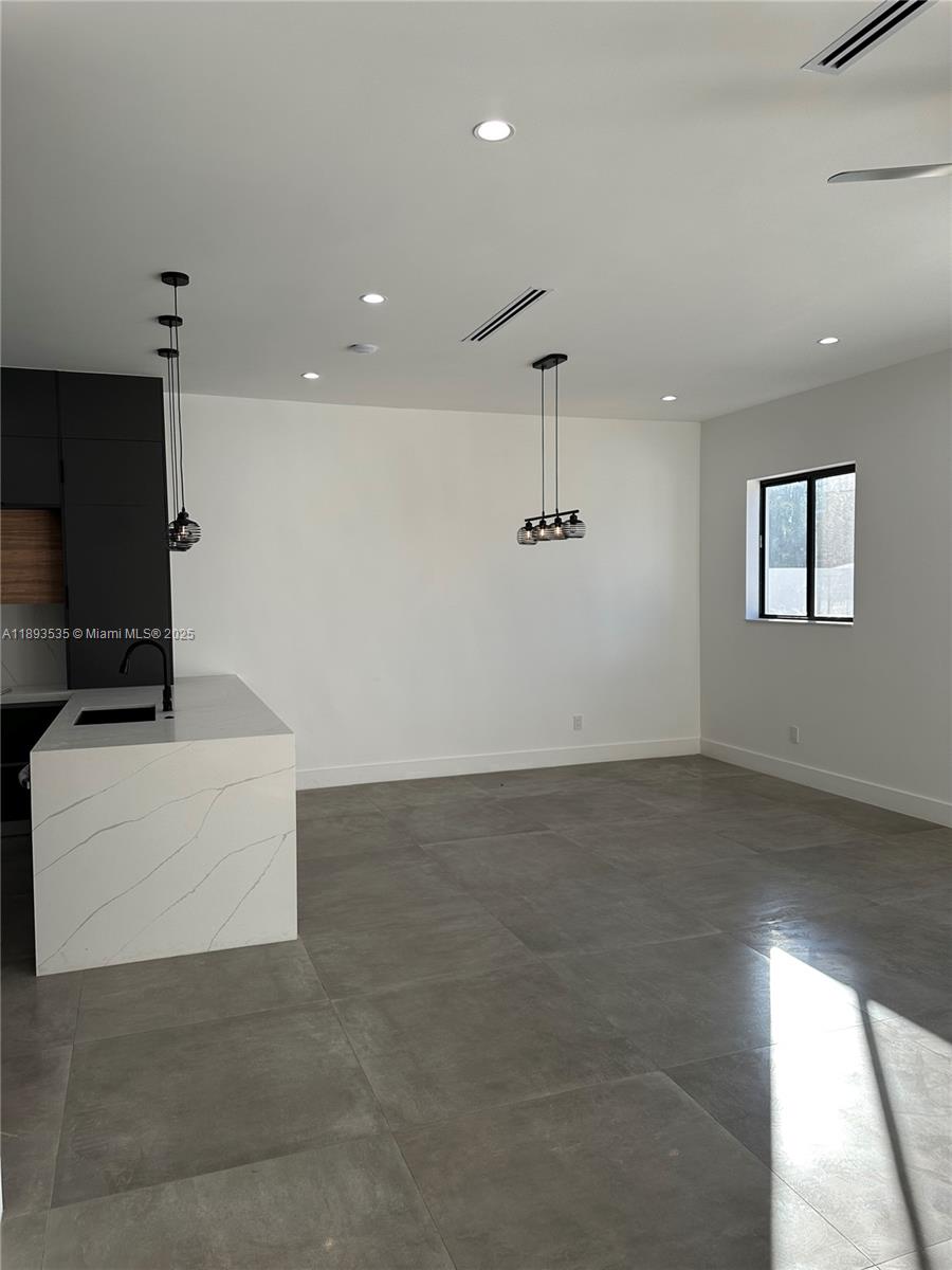 CANAL GROVES - Residential Lease