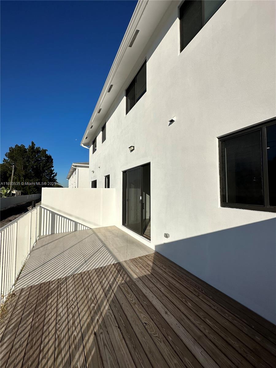 CANAL GROVES - Residential Lease