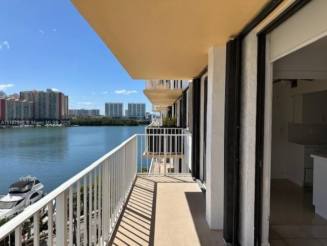 290 174th St 816