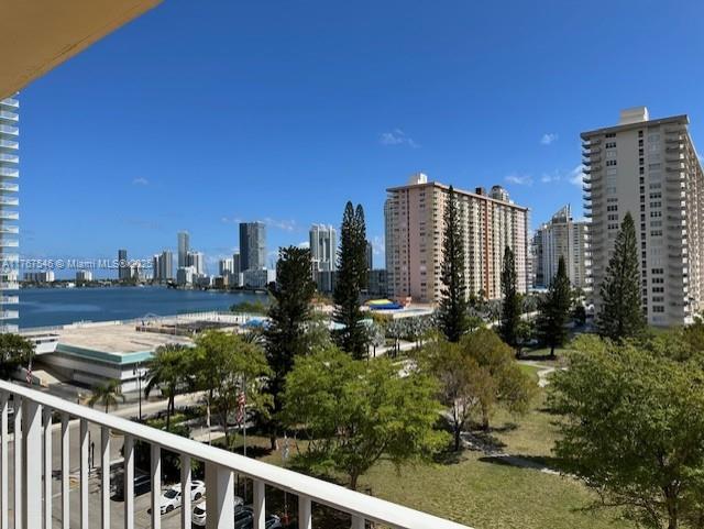 290 174th St 816