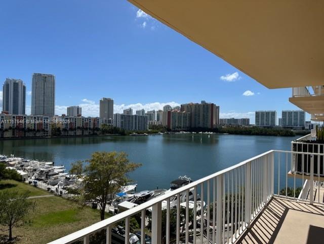 290 174th St 816