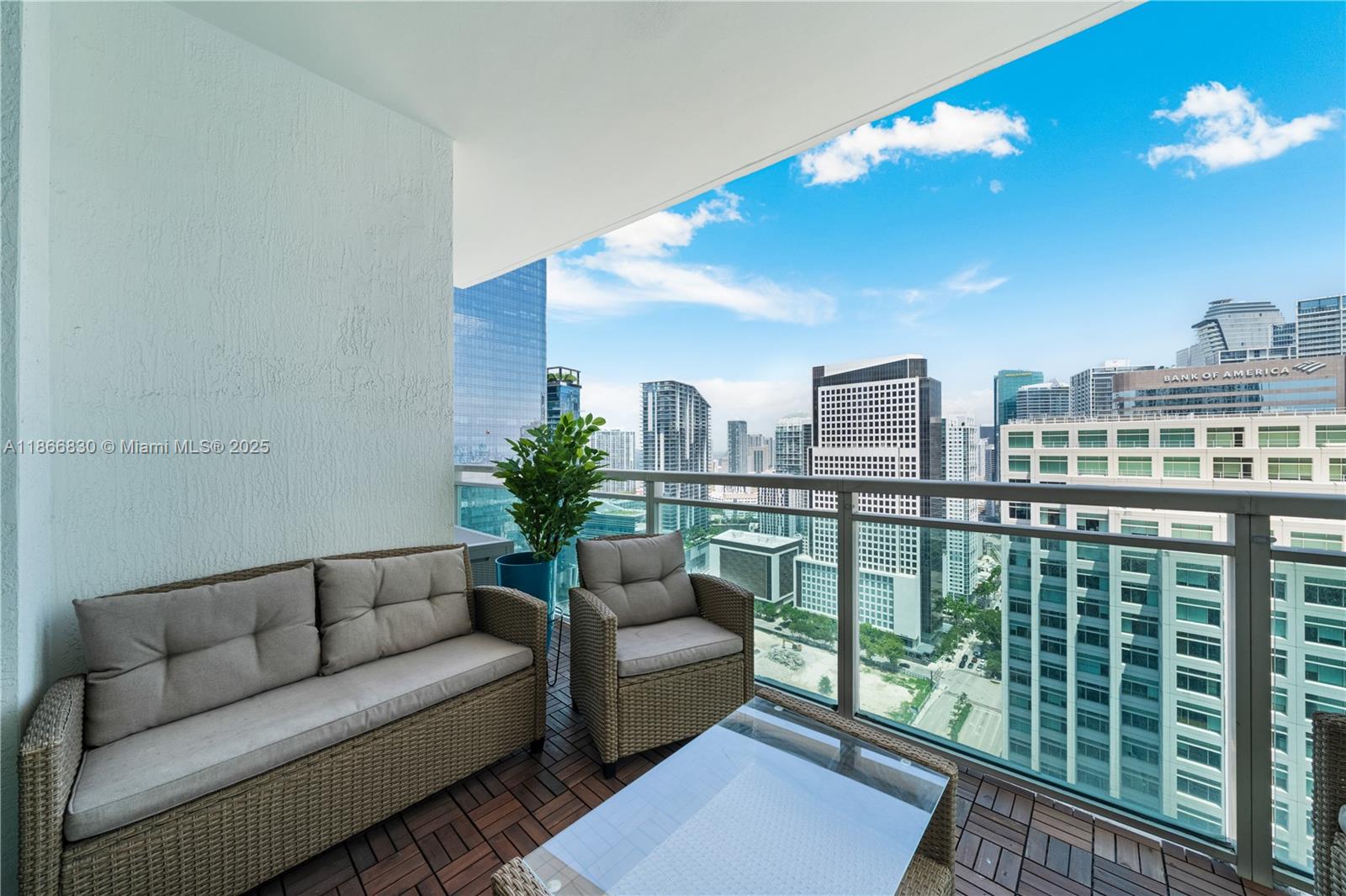 THE PLAZA 901 BRICKELL CO - Residential