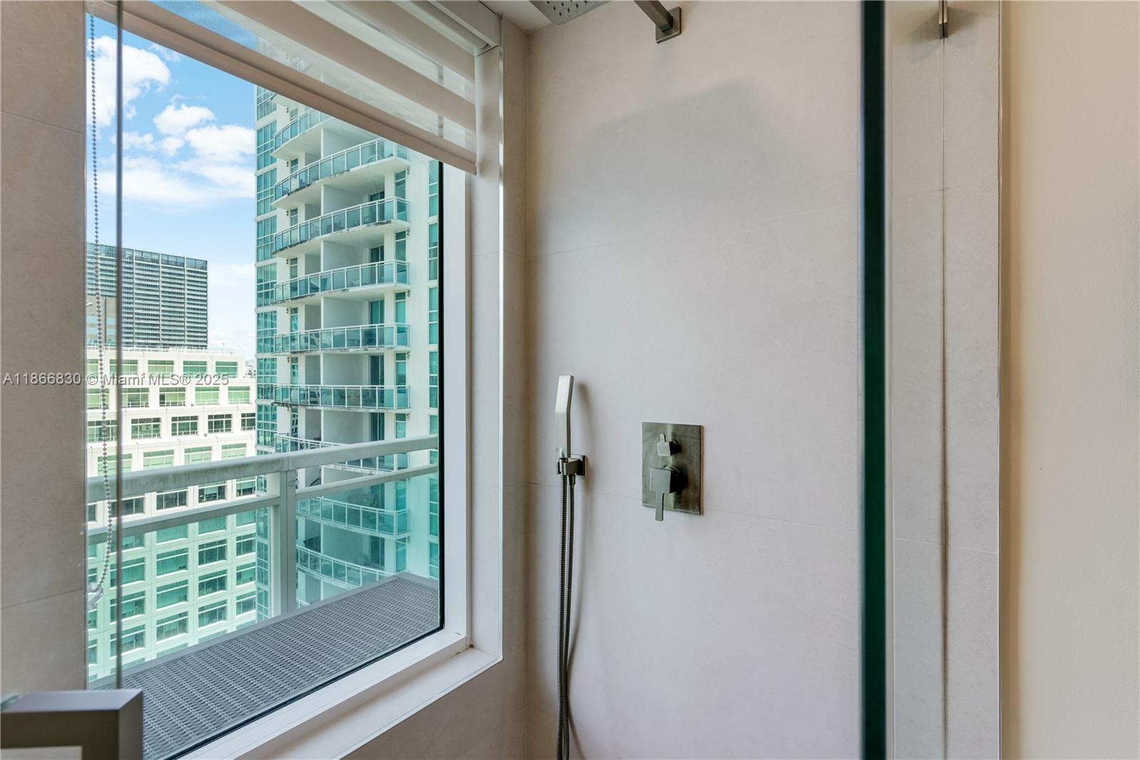 THE PLAZA 901 BRICKELL CO - Residential